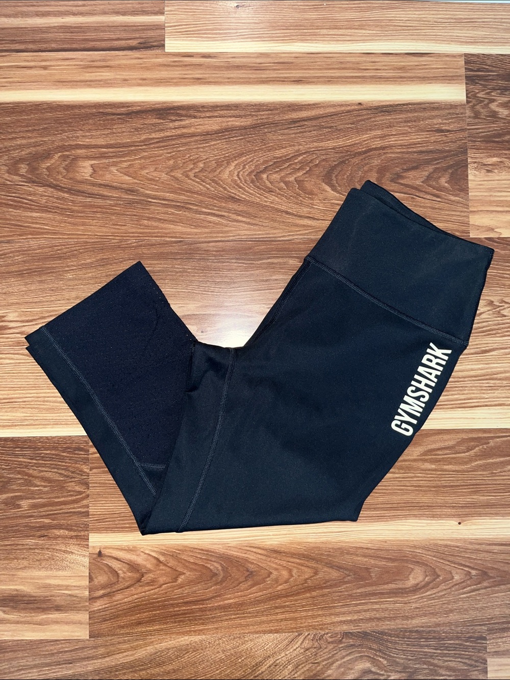 Gymshark Black Cropped Performance Leggings with back pocket